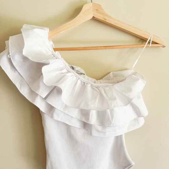 Zara White Ruffled Bodysuit Size Small - Picture 4 of 9